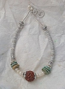 SmRudyoHRXp33O3v47bltRiy9bM86rC8_Cv-hslEtrE